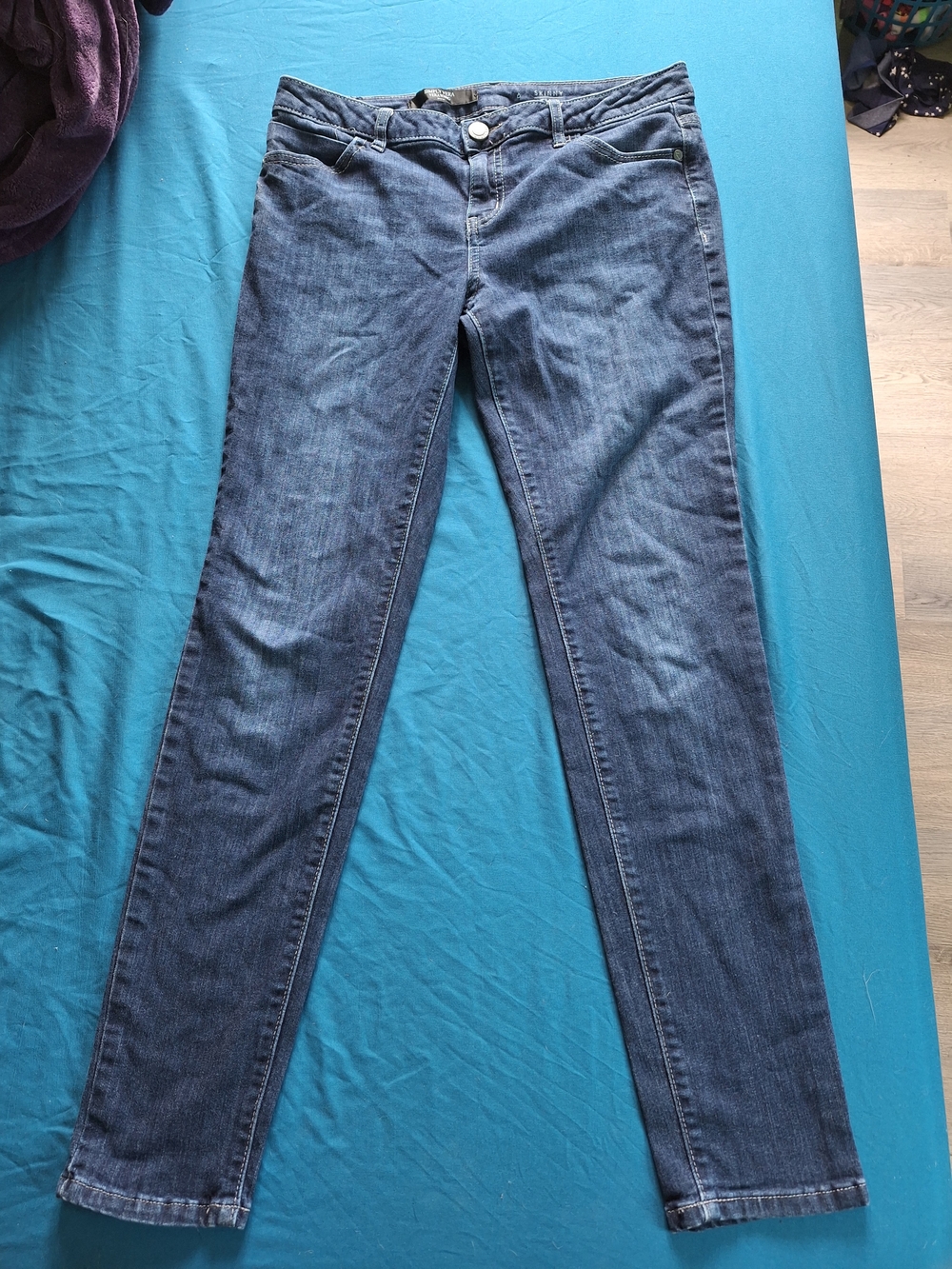 Vera Wang Dark Blue Skinny Jeans